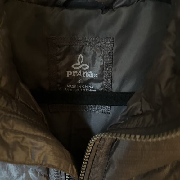 PrAna Dark Gray Puffer Quilted Zip Vest Down‎ Hike Camp Winter Outdoor size S - Picture 2 of 6